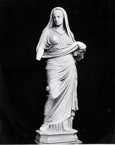 Vestal Virgin (marmur) (zdjęcie czarno-białe) autorstwa Roman Roman