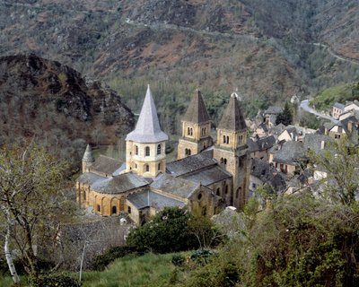 Widok z lotu ptaka na opactwo autorstwa Romanesque