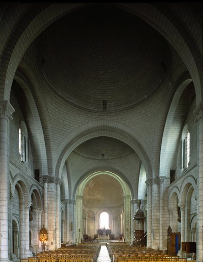 Widok wewnętrzny katedry Saint Pierre (Saint Pierre) autorstwa Romanesque