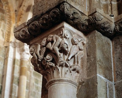 Reprezentacja Wiatrów (rzeźbiona stolica) autorstwa Romanesque