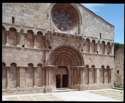 Widok na kościół św. Dominika autorstwa Romanesque
