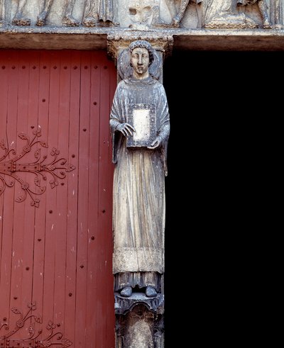 Widok rzeźby na środkowym filarze portalu centralnego (1140-1200) autorstwa Romanesque