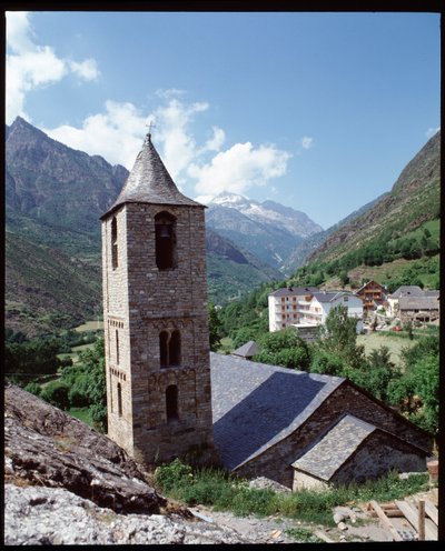 Widok kościoła św. Jana de Boi (zdjęcie) autorstwa Romanesque