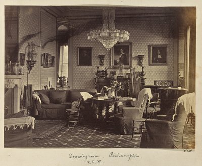 Drawingroom - Roehampton. autorstwa Ronald Ruthven Leslie Melville