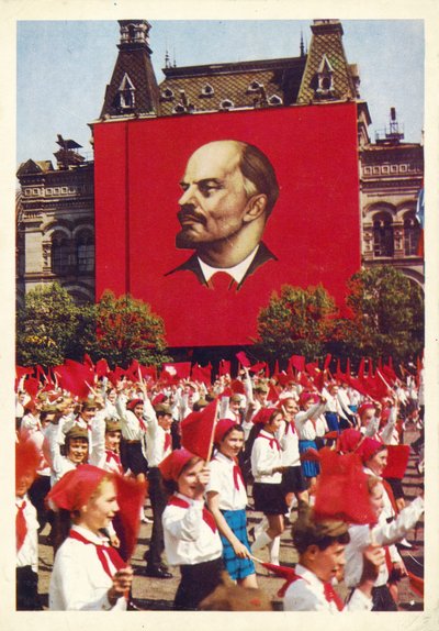 Parada pierwszomajowa na Placu Czerwonym w Moskwie autorstwa Russian Photographer