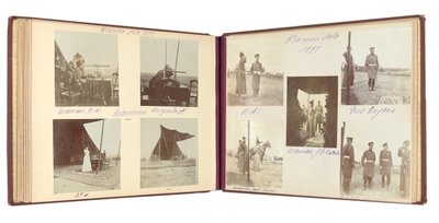 Rosyjska rodzina cesarska, strona z albumu fotograficznego, ok. 1897-99 (zdjęcie czarno-białe) (zob. także 487673-80) autorstwa Russian Photographer
