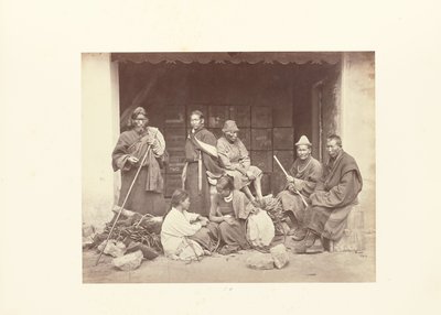 Darjeeling; Grupa Bhooteas i Nepaulese autorstwa Samuel Bourne