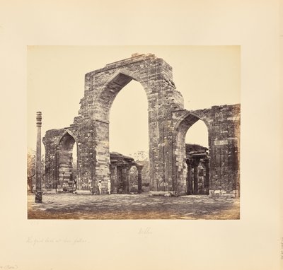 Delhi; Kutub Minar, Wielki Łuk i Żelazna Kolumna autorstwa Samuel Bourne