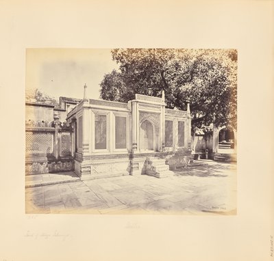 Delhi; grobowiec Mirzy Jehangira. To piękna rzeźba w marmurze autorstwa Samuel Bourne