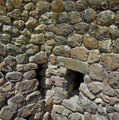 Kultura Nuragi (Nuraghi) Sardyńska: Ruiny miasta Nuragic w megalitycznym miejscu Su Nuraxi: Wieża Królewska. 1100-1050 pne. Handel Sardynia Włochy autorstwa Sardinia Nuragic Civilization