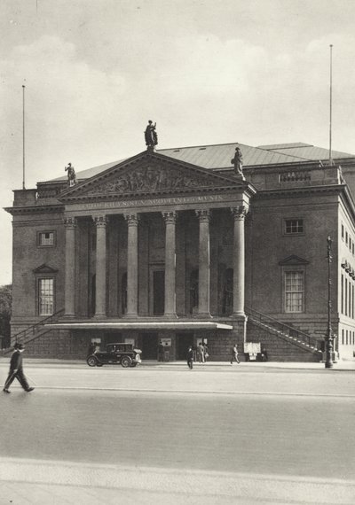 Berlin: Opera; Opera (zdjęcie czarno-białe) autorstwa Sasha Stone