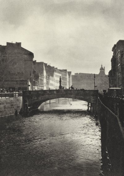 Berlin: Rossstrassen-Brucke (zdjęcie czarno-białe) autorstwa Sasha Stone