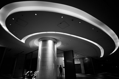 Nowoczesne krzywizny architektoniczne autorstwa Satoshi Hata