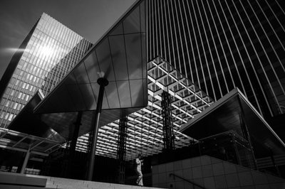 Architektura szklana w miastach autorstwa Satoshi Hata
