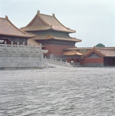 Pawilon z podwójnym okapem i marmurowy taras, dynastia Ming (zdjęcie) autorstwa School Chinese