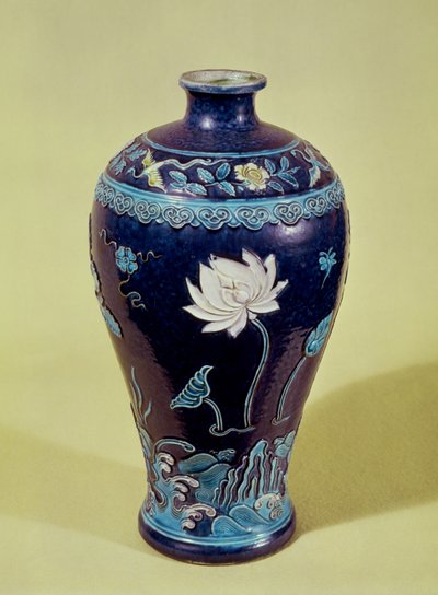 Wazon Ming z dekoracją trójkolorową (porcelana) autorstwa School Chinese