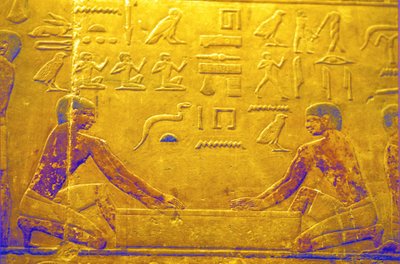 Starożytny Egipt, Rzeźba/malarstwo ścienne, Mastaba/Grobowiec Ti, Sakkara, V dynastia, Robotnicy polerujący drewno (zdjęcie) autorstwa School Egyptian