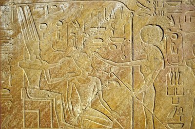 Starożytny Egipt, malowidła ścienne/rzeźby, Sakhmet zwraca się do Amona Ra i Hatszepsut, świątynia w Karnaku, Luksor autorstwa School Egyptian