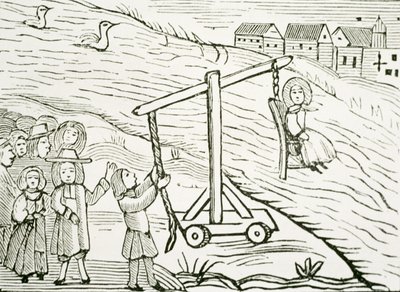 Kobieta na kaczym stołku, oskarżona o czary, ilustracja ze zbioru rozdziałów poświęconych ezoteryce (drzeworyt) autorstwa School English