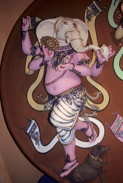 Idol boga Ganeśa z głową słonia (gips) autorstwa School Indian