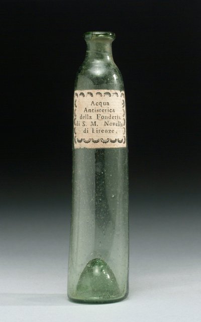 Butelka zawierająca wodę przeciw histerii, z odlewni Jego Królewskiej Mości, Officina Profumo, Farmaceutica di Santa Maria Novella, Florencja, ok. 1850-1920 (szkło) autorstwa School Italian