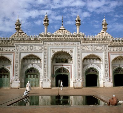 Widok na meczet Mohabbat Khan z XVII wieku autorstwa School Pakistani