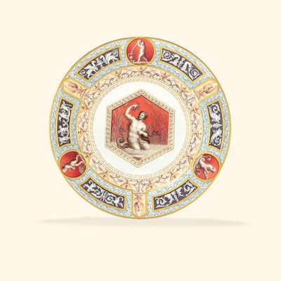 Porcelanowy talerz obiadowy z Serwisu Rafaela, środek przedstawiający Trytona autorstwa School Russian