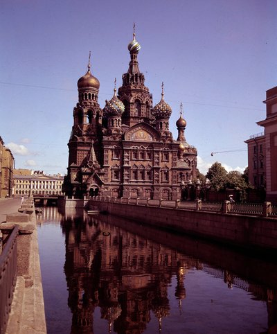 Architektura: widok cerkwi Najświętszego Zbawiciela i Wersetu śpiewanego zrealizowany w latach 1883-1907. Petersburg. Rosja autorstwa School Russian