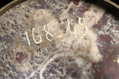 Fragment jednego z wazonów, ok. 1790 (jaspis i ormolu) autorstwa School Russian