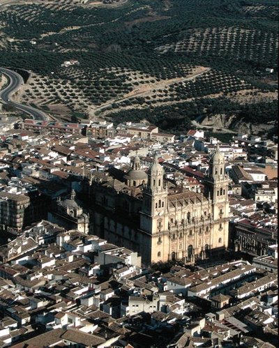 Widok z lotu ptaka na katedrę w Jaen (zdjęcie) autorstwa School Spanish