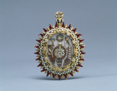 Dwustronny wisiorek z symbolami Chrystusa i Męki Pańskiej oraz Chrystus w Świątyni wśród Starszych, koniec XVI-początek XVII wieku (złoto, emalia i ciemnobrązowy tusz na złamanej bieli) autorstwa School Spanish