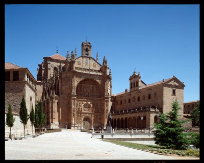 Widok na fasadę plateresco autorstwa School Spanish