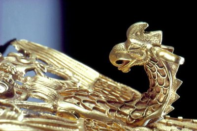 Fragment opaski z gryfem trzymającym kozę (złoto) autorstwa Scythian