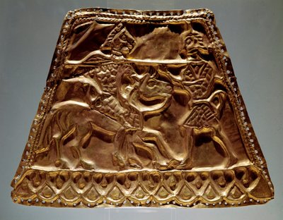 Złota prześcieradło przedstawiające jeźdźca atakującego wojownika włócznią (sztuka scytyjska, V-III w. p.n.e.) autorstwa Scythian