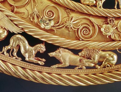 Lew i pantera atakujące dzika, szczegół złotego pektorału od Tovsta Mohyla (złoto) autorstwa Scythian