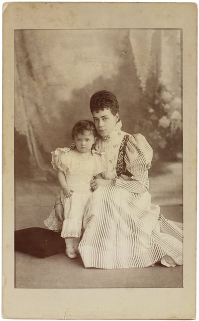 Wielka Księżna Ksenia Aleksandrowna z Rosji z córką Iriną, ok. 1930 r. 1882 autorstwa Sergei Lvovich Levitsky