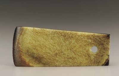 Axe (fu) (jade) autorstwa Shang Dynasty Chinese School