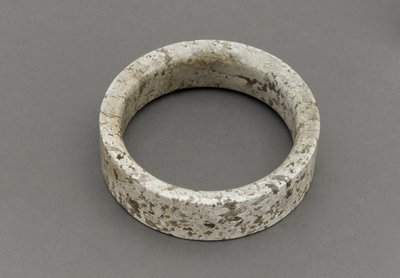 Bransoletka (nefryt) autorstwa Shang Dynasty Chinese School