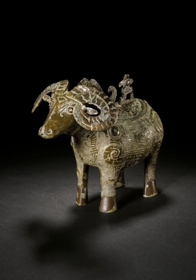 Rytualne naczynie na wino w formie barana, Gong (brąz) autorstwa Shang Dynasty Chinese School