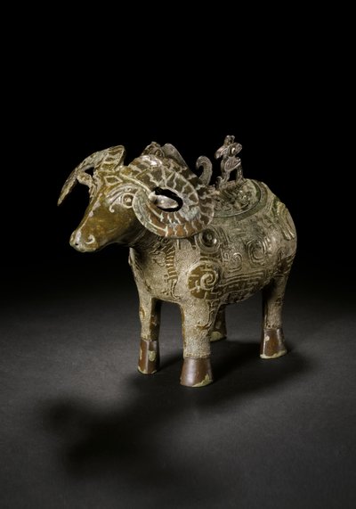 Rytualne naczynie na wino w formie barana, Gong, późna dynastia Shang (brąz) (patrz także 3618607) autorstwa Shang Dynasty Chinese School