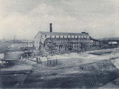 City and Suburban Gold Mining Company, nowa fabryka baterii i cyjanku (zdjęcie czarno-białe) autorstwa South African Photographer