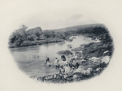 Jak pranie się ubrań w Transwalu (zdjęcie czarno-białe) autorstwa South African Photographer