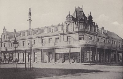 Grand National Hotel (zdjęcie czarno-białe) autorstwa South African Photographer