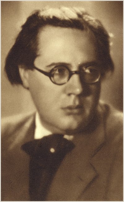 Portret Andresa Segovii (zdjęcie czarno-białe) autorstwa Spanish Photographer
