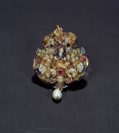 Biżuteria: diamentowa zawieszka, emalia na złotym krążku, szmaragd i perła przedstawiające Daniela w lwiej jamie. 1550-1600. Z Hiszpanii. Paryż, Luwr autorstwa Spanish School