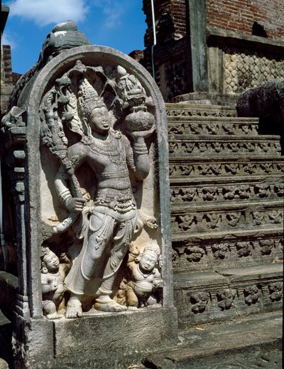 Wejście do świątyni buddyjskiej autorstwa Sri Lankan