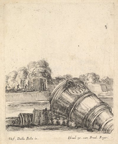 Moździerz bez powozu leżący na ziemi po prawej stronie, żołnierze strzelający z armat..., ok. godz. 1638-43. autorstwa Stefano della Bella