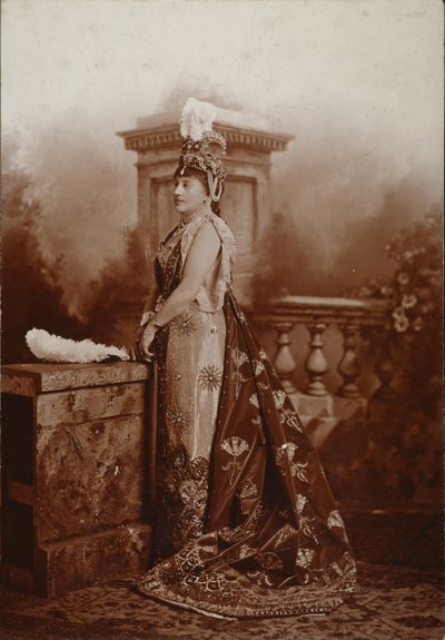 Louise, Duchess of Devonshire, jako Zenobia, Królowa Palmyry, Diamentowy Bal Jubileuszowy Księżnej Devonshire w Devonshire House autorstwa Studio Lafayette