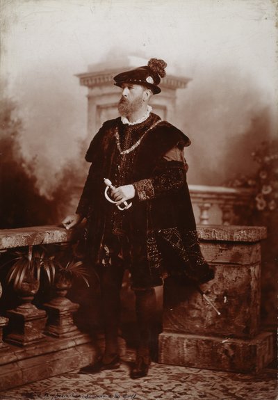 Spencer Compton Cavendish, 8. książę Devonshire, jako cesarz Karol V, Diamentowy Bal Jubileuszowy księżnej Devonshire w Devonshire House autorstwa Studio Lafayette