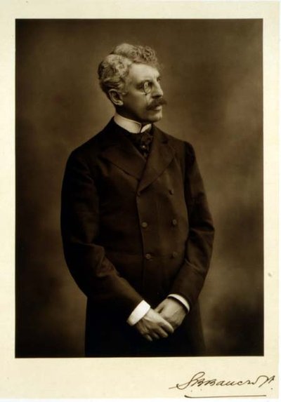 Sir Squire Bancroft (1841-1926), aktor i kierownik teatralny, fotografia portretowa (zdjęcie czarno-białe) autorstwa Studio Walery